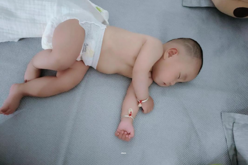 张家口宝宝总是摇头怎么回事